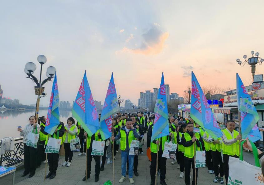 “全民奔華 城市健步行”江城站圓滿落幕